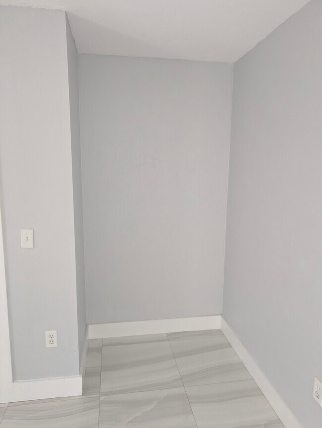 Building Photo - 9780 SW 52nd Rd