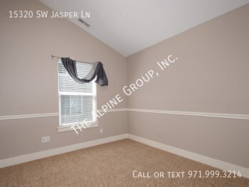 Building Photo - Beautiful Townhome in Quiet Neighborhood!