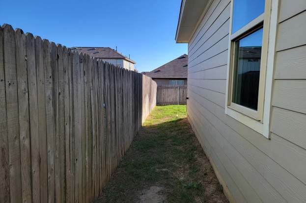 Building Photo - 322 Wapiti Rd