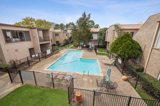 Building Photo - 1115 Augusta Dr