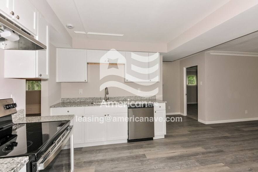 Building Photo - 8421 St Olaf Dr
