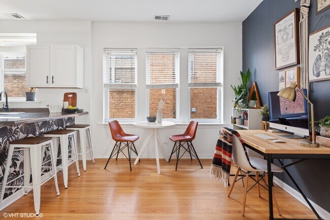 Building Photo - 3429 W Shakespeare Ave