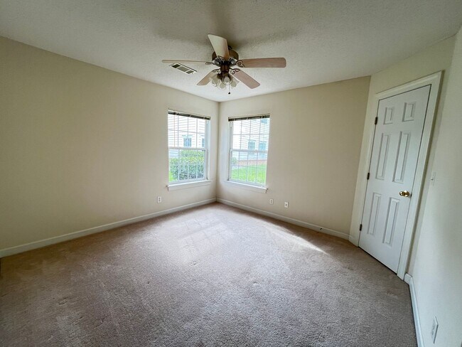 Building Photo - Ground Floor 3 Bedroom, 2 Bath Condo Available Now in Murrells Inlet!