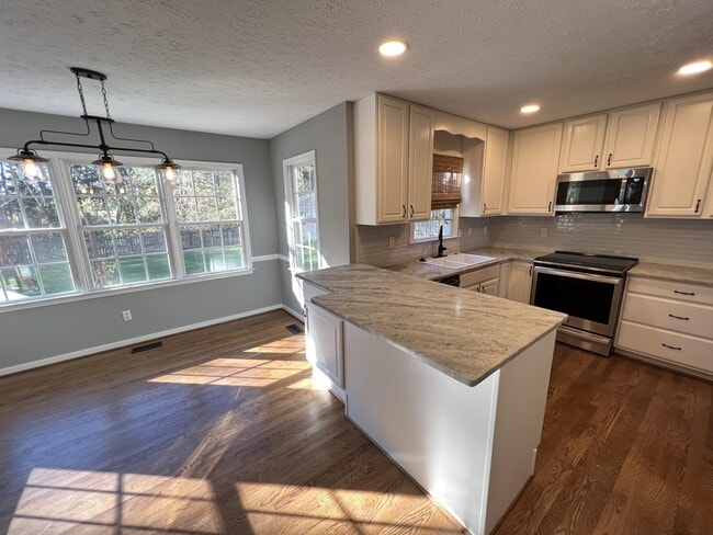 Building Photo - 618 McCauliff Dr