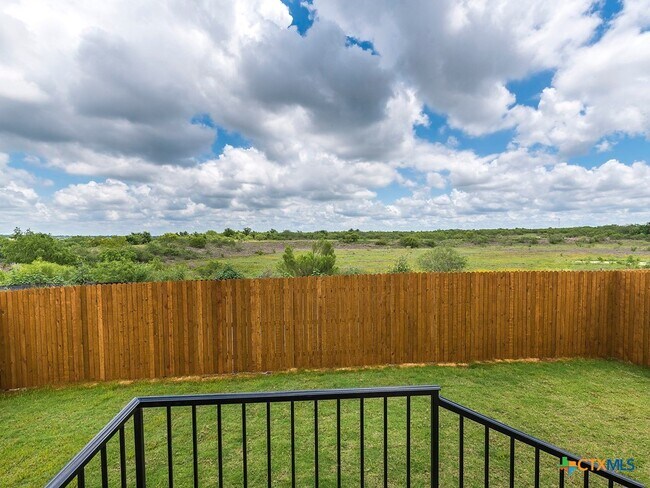 Building Photo - 224 Lake Gln