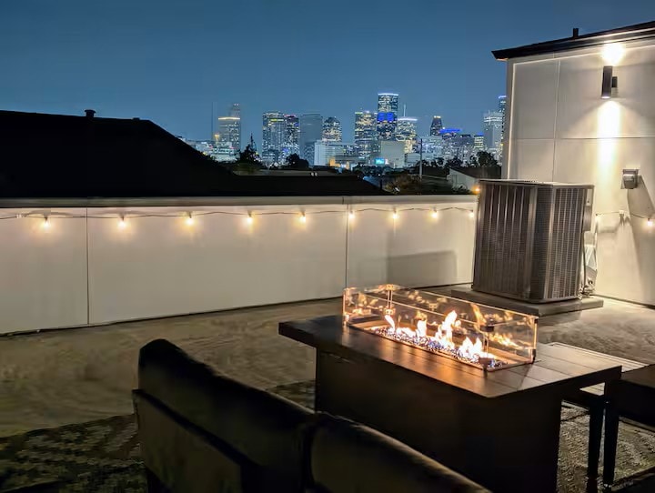 Building Photo - 3008 Delano St