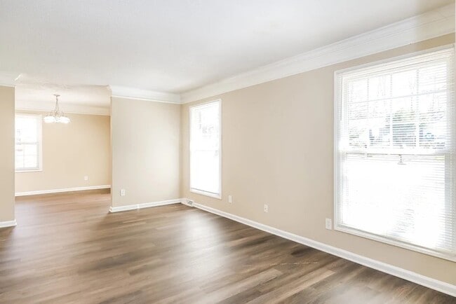 Building Photo - 4629 Dawnwood Dr