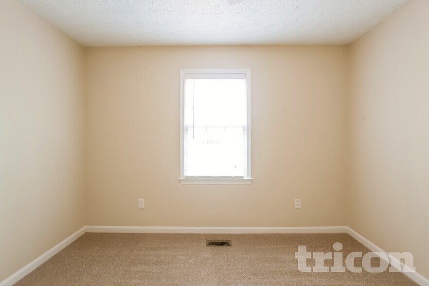 Building Photo - 441 Dillon Dr