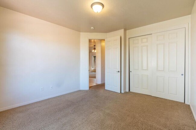 Building Photo - 253 S 260 W