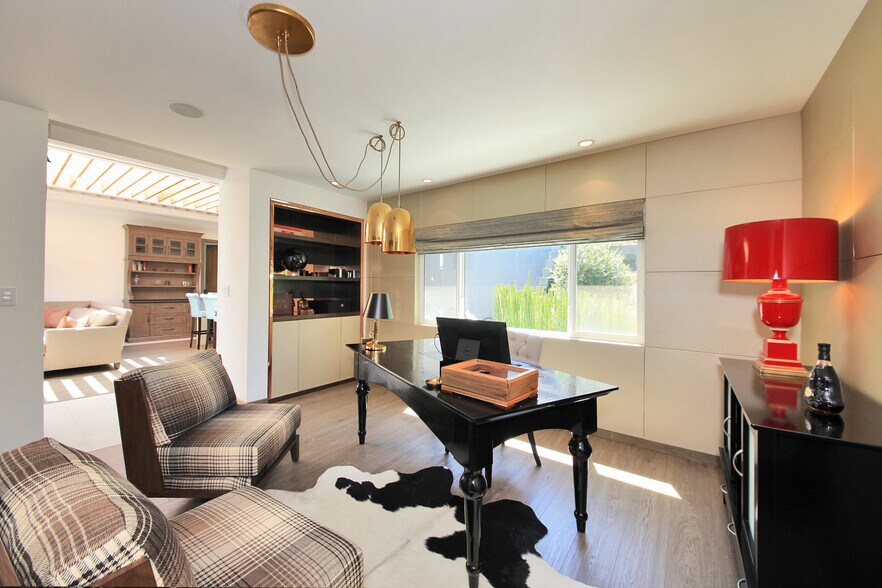 Building Photo - 3054 Elvido Dr