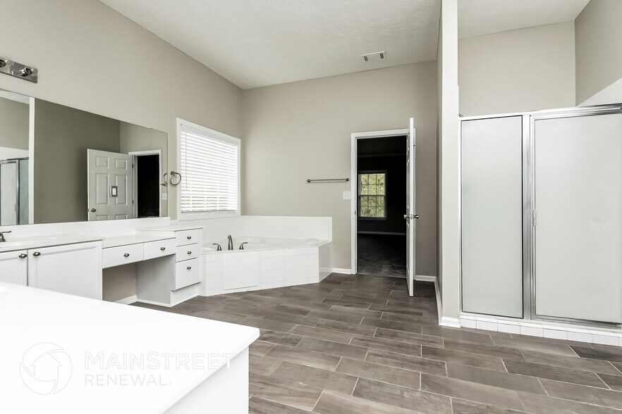 Building Photo - 4578 Browns Mill Close