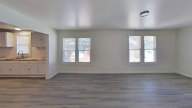 Building Photo - 507 Marianna St