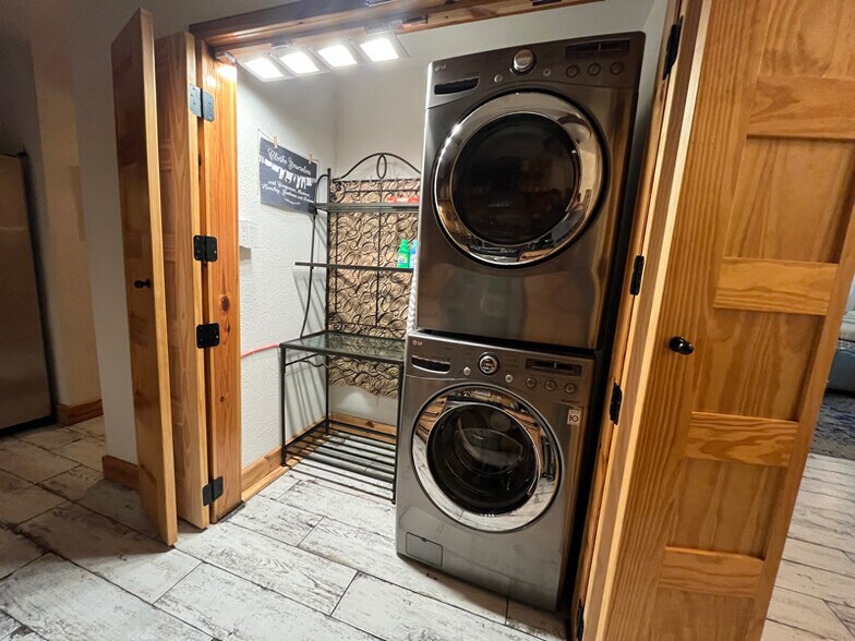 Building Photo - 12102 Carriage Ct SE