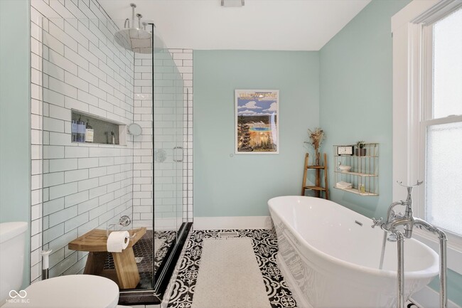 Building Photo - 622 N Hamilton Ave