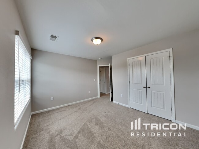 Building Photo - 260 Belcaro Dr