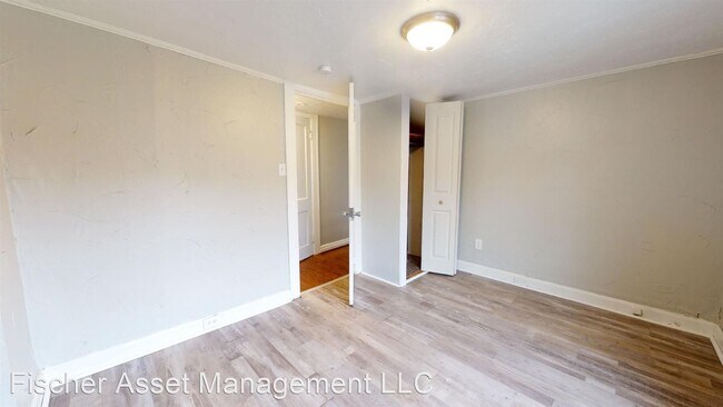 Building Photo - 2 br, 1 bath Apartment - 3224 West 32nd St...