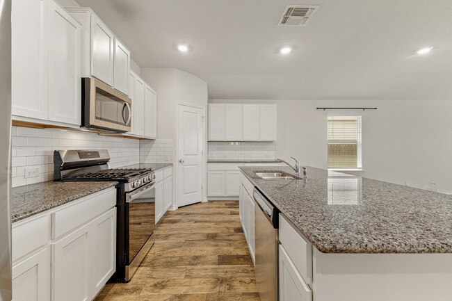 Building Photo - 919 Brown Thrasher