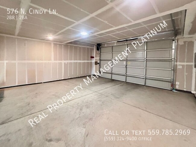 Building Photo - 576 N Cindy Ln