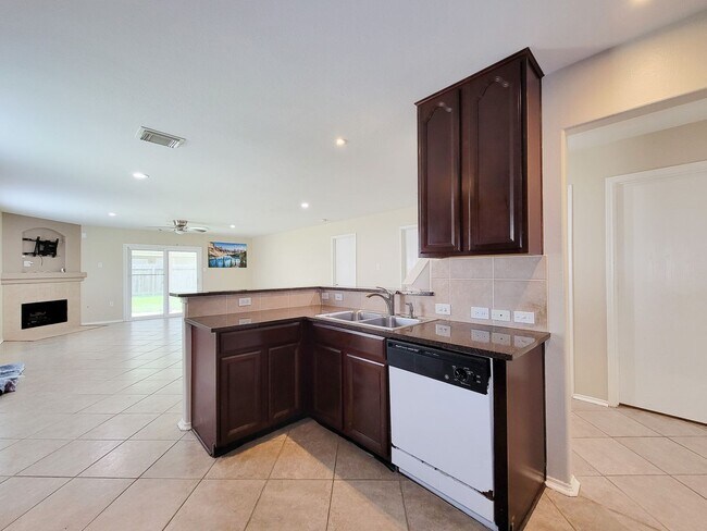 Building Photo - Comfort meets style in this home situated ...