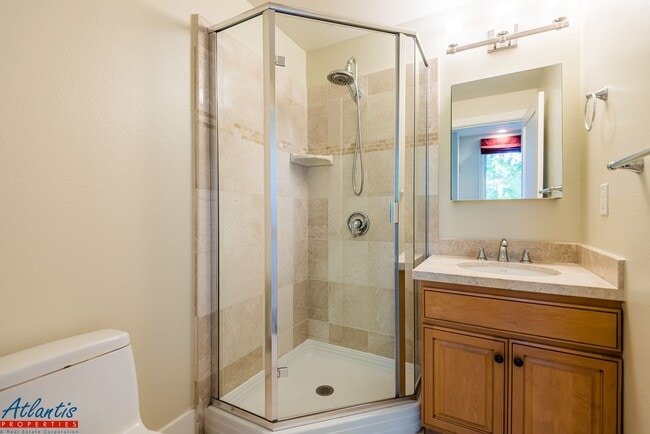 Building Photo - Gorgeous Mountain View Home Near Downtown