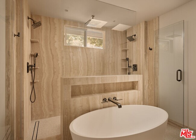 Building Photo - 8593 Hollywood Blvd