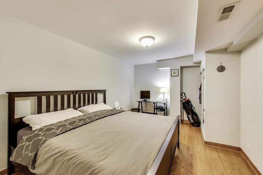 Bedroom Lower Level - King - 1801 W Thomas St