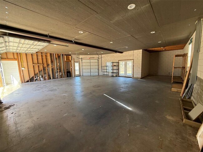 Building Photo - 3106 Point Cove