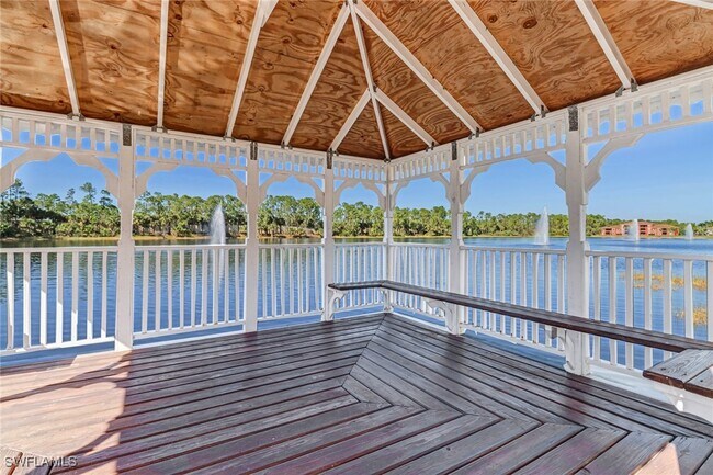 Building Photo - 1664 Tarpon Bay Dr S