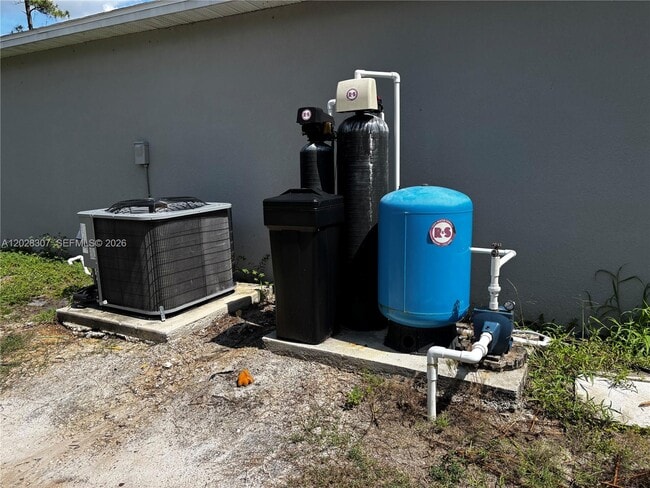 Building Photo - 2650 Degroodt Rd SW