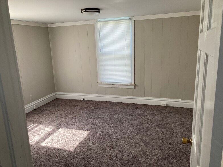 Building Photo - 4023 Fairlawn Ave