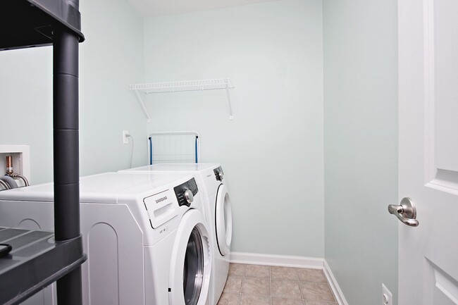 Building Photo - Pet-Friendly Townhome Minutes From NGIC, C...
