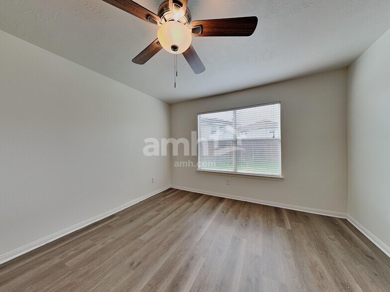 Building Photo - 910 Redcrest Springs Ct