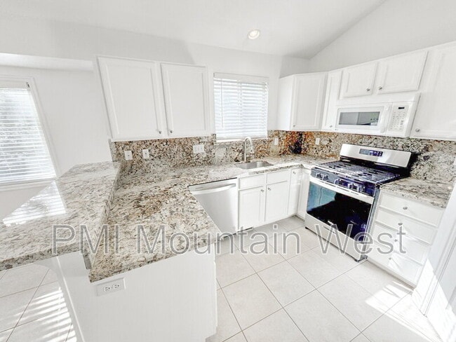 Building Photo - 36 Orchard Ln