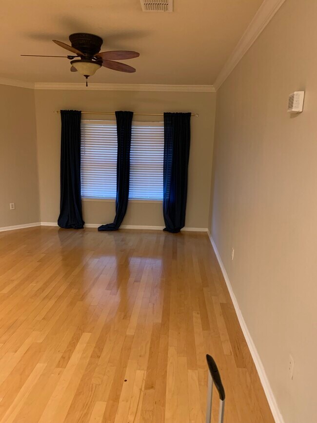 Building Photo - 2200 Tuscany Trce