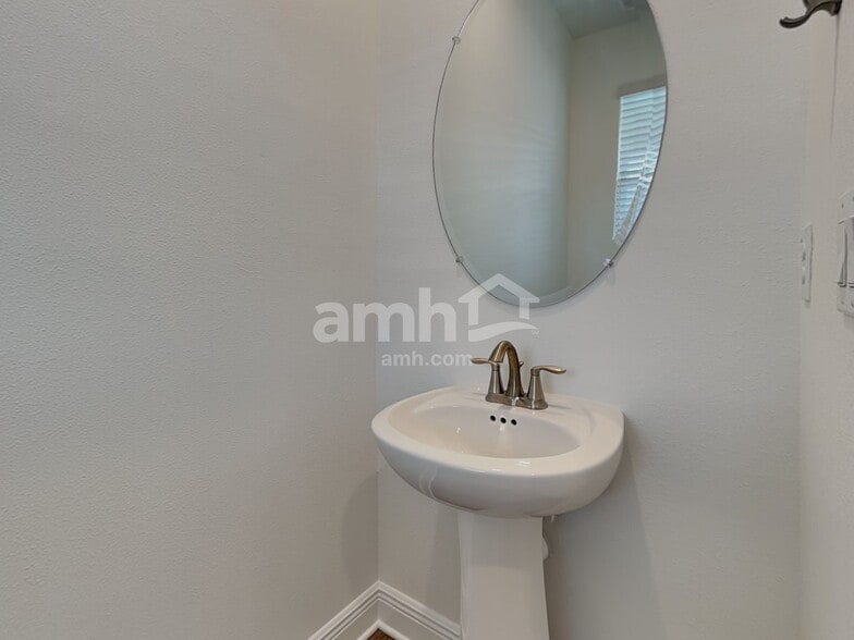 Building Photo - 6781 Atlantic Bch Ave