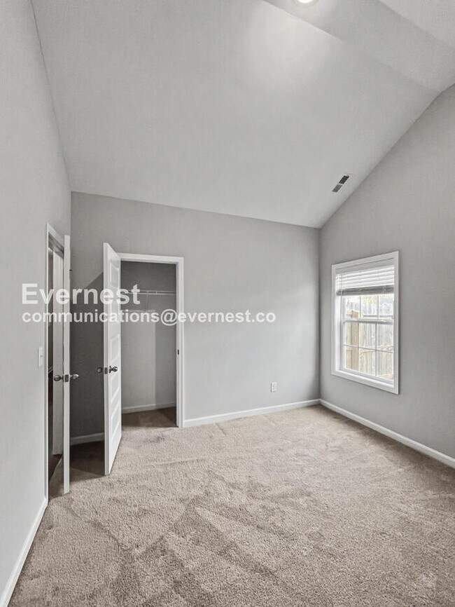 Building Photo - Limited Time Special Offer / 4 Bed, 2 Bath Home with Fenced Yard & Garage / Pet-Friendly / Vouche...