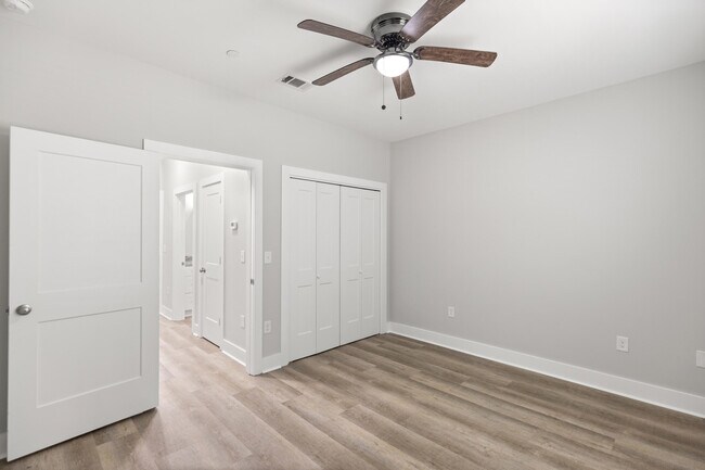 Building Photo - 305 Okaloosa Ave