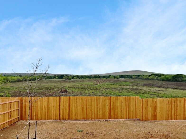 Building Photo - 9007 Lunar Cove
