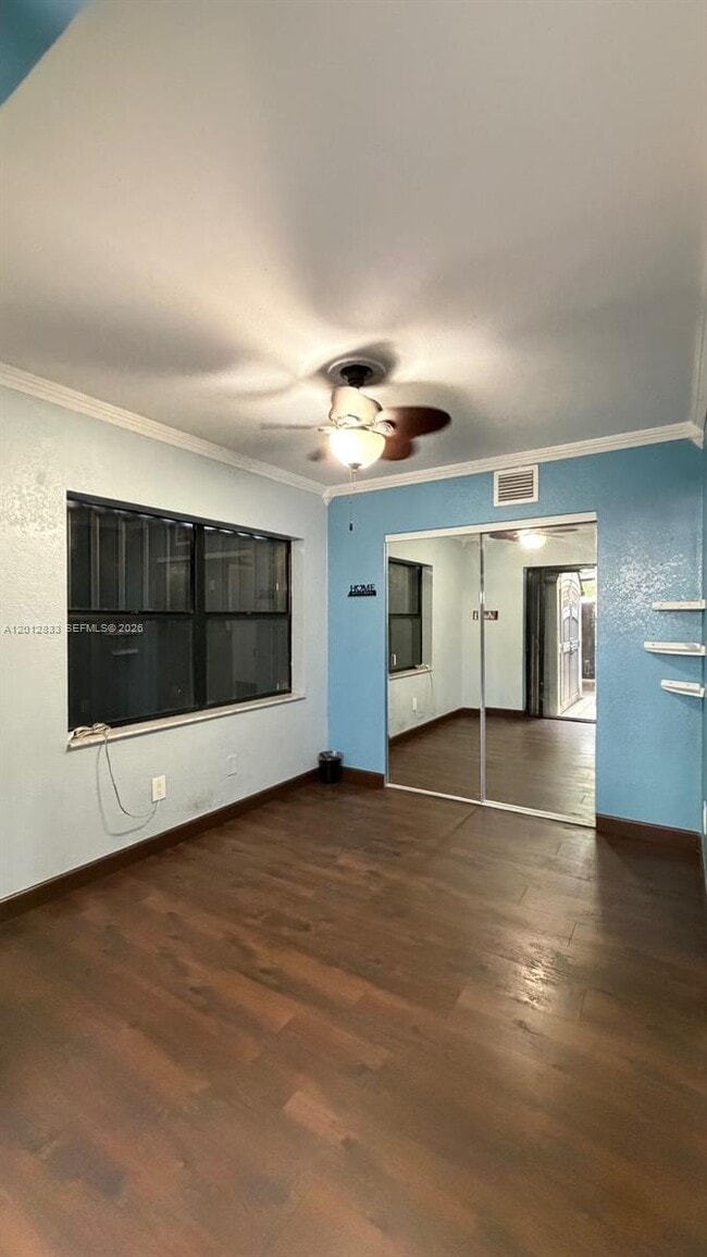 Building Photo - 2450 W 67th Pl