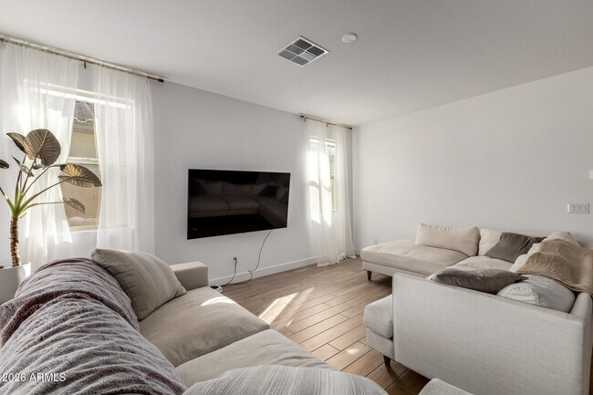 Building Photo - 16780 W Cameron Dr