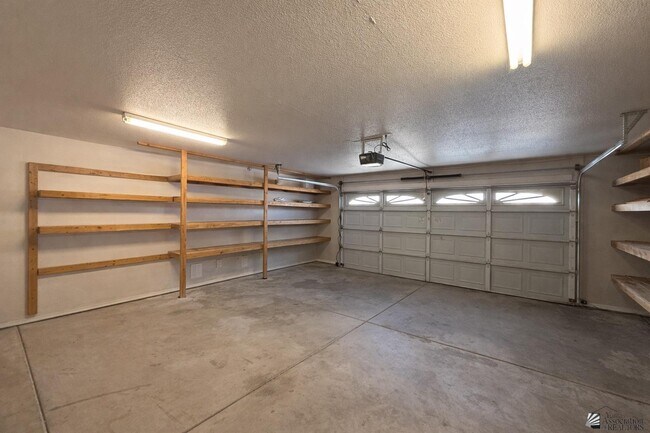 Building Photo - 10745 E 38th Ln