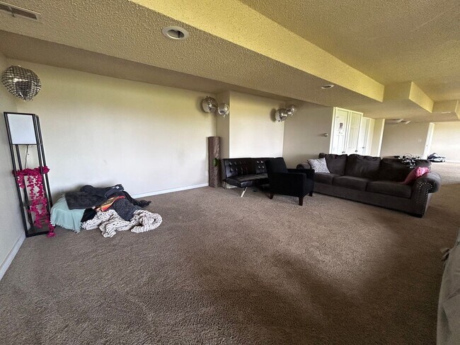 Building Photo - Large 4 Bedroom home with views of Bellingham Bay and Garage