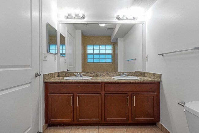 Building Photo - 3525 NW 114th Ln