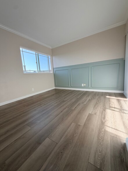 Building Photo - 4727 W 147th St