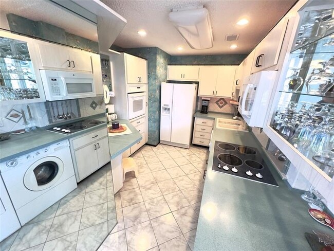 Building Photo - 1 Las Olas Cir