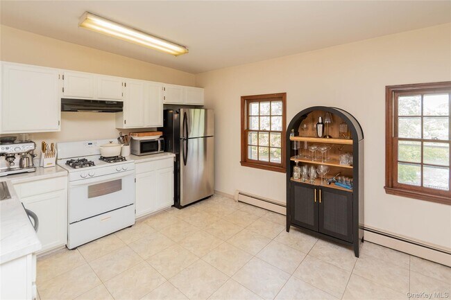 Building Photo - 102 Ward St