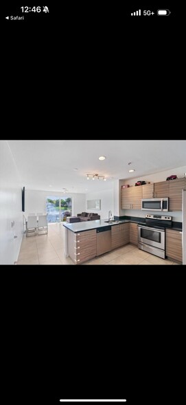 Building Photo - 2615 SW 81st Ter