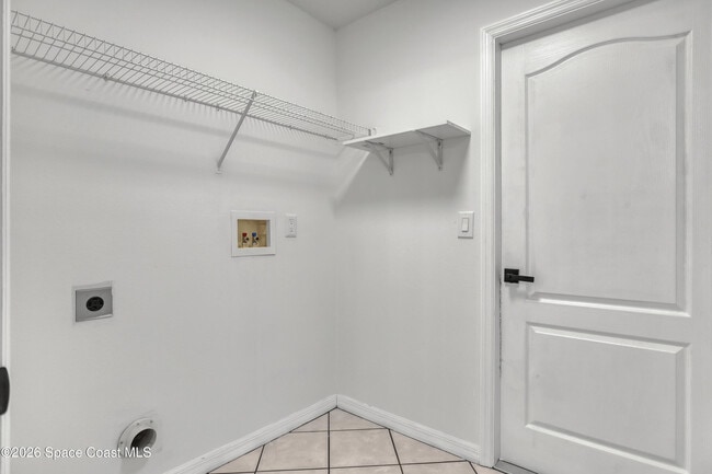 Building Photo - 4165 Eola Ave