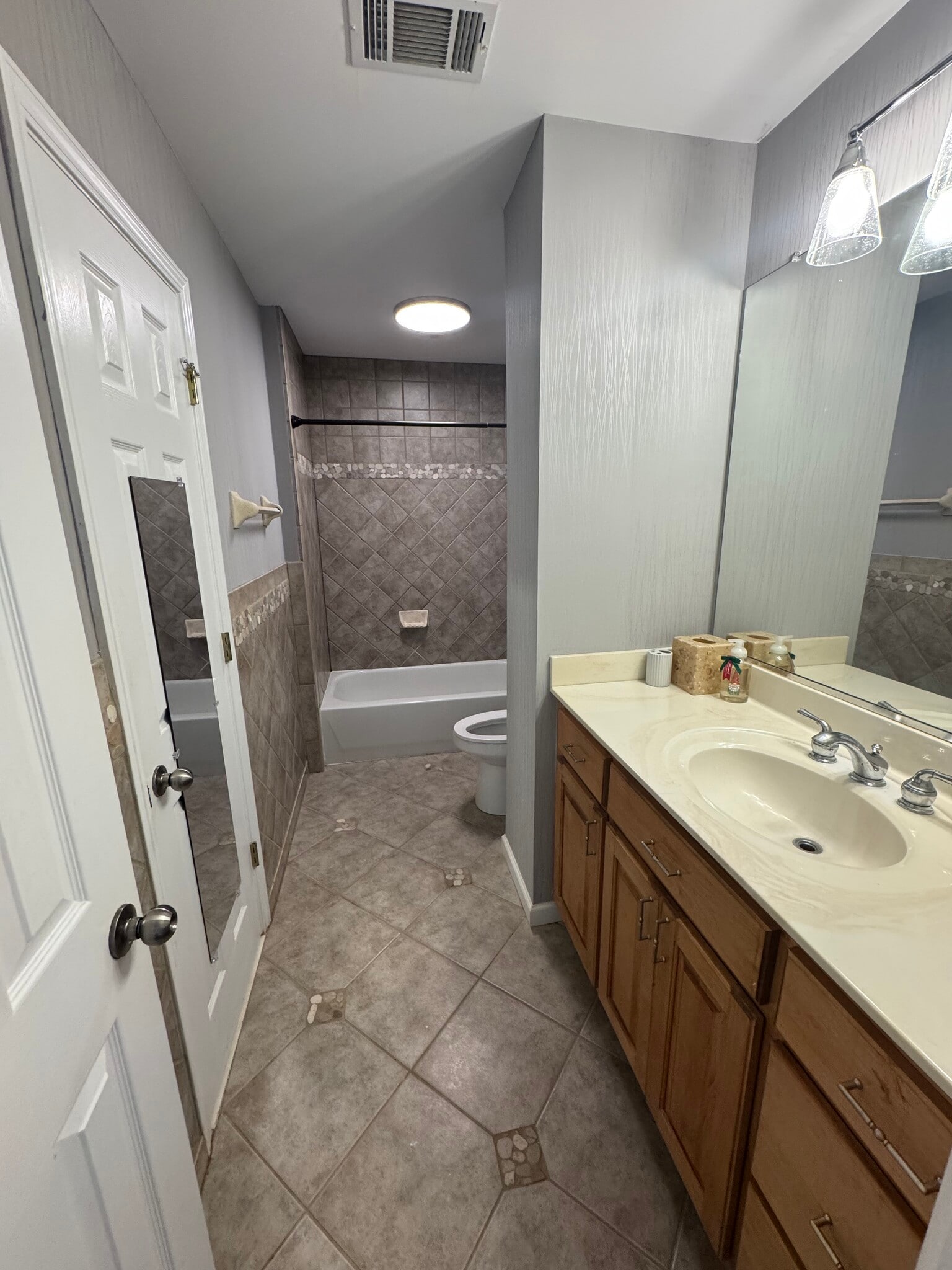 Private bathroom - 5914 Mount Water Trl