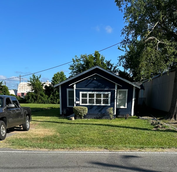 Primary Photo - 1405 Pine St